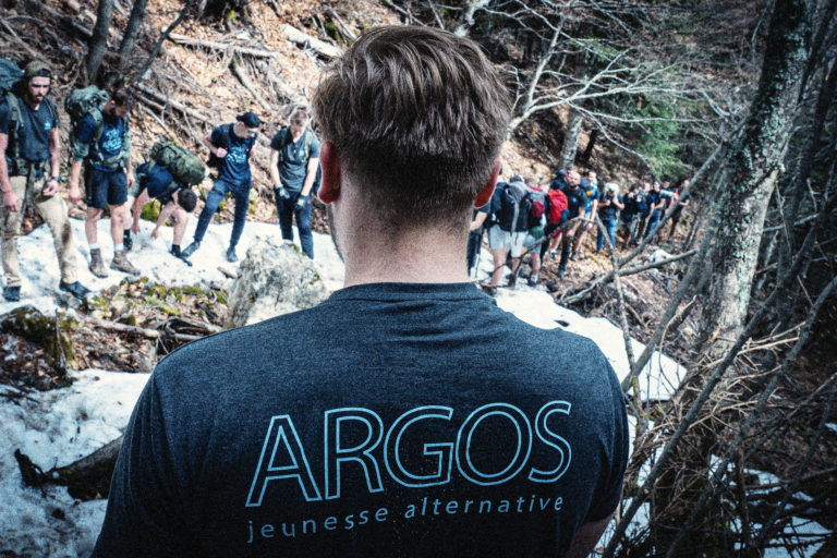 ARGOS-groupe-marche-randonnée-chemin-montagne
